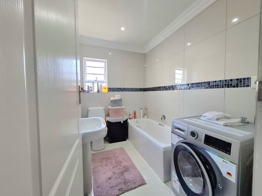 3 Bedroom Property for Sale in Gonubie Eastern Cape